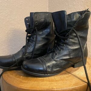 Steve Madden Troopa Combat boots size 8 1/2